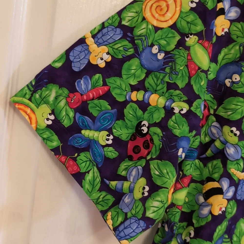 🐞 PEACHES Button Front Nursing Medical Scrub Top.Lady Bug. Bee. Butterfly. - Picture 7 of 16